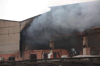 Працювали майже 12 годин. У Львові загасили пожежу на місці влучання "шахедів" Працювали майже 12 годин. У Львові загасили пожежу на місці влучання "шахедів"
