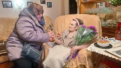 100-річний ювілей жителька Слов’янська Ніна Жорняк учениця ювілярки Вікторія Слов’янськ Донецька область 25 листопада 2024 рік