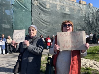 "Вже скоро на пляж будемо ходити по перепустках": в Черкасах відбулася акція проти забудови історичного центру "Вже скоро на пляж будемо ходити по перепустках": в Черкасах відбулася акція проти забудови історичного центру