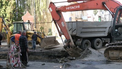 Перекрили проїзд частиною вулиці В'ячеслава Чорновола у Рівному Перекрили проїзд частиною вулиці В'ячеслава Чорновола у Рівному