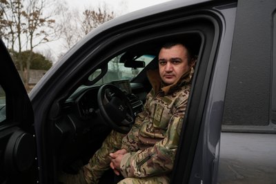"Люди сидять до останнього". Спецпідрозділ "Білих Янголів" евакуював жителів з прифронтових Покровського та Чаплиного