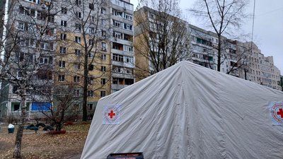Удар по житловому мікрорайону у Сумах. Триває ліквідація наслідків