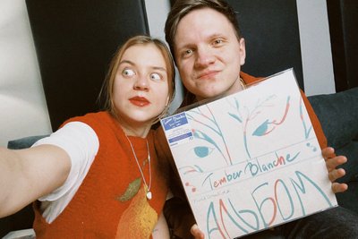 Tember Blanche з платівкою "Більше ніж альбом" Tember Blanche з платівкою "Більше ніж альбом"