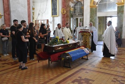 У Луцьку попрощалися з 48-річним бійцем Юрієм Сисоєвим У Луцьку попрощалися з 48-річним бійцем Юрієм Сисоєвим