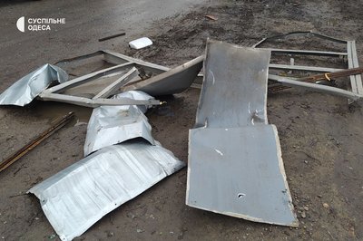 Спалені автівки та зруйнований ангар: наслідки російської атаки по авторемонтному підприємству Одеси. ФОТО Спалені автівки та зруйнований ангар: наслідки російської атаки по авторемонтному підприємству Одеси. ФОТО