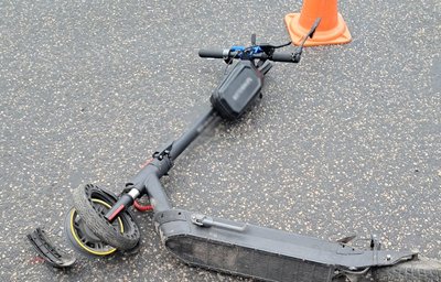 У Черкасах збили чоловіка на електросамокаті: поліція з'ясовує обставини У Черкасах збили чоловіка на електросамокаті: поліція з'ясовує обставини