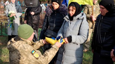 У Куликівській громаді на Чернігівщині попрощалися із загиблим бійцем Миколою Степанчуком У Куликівській громаді на Чернігівщині попрощалися із загиблим бійцем Миколою Степанчуком