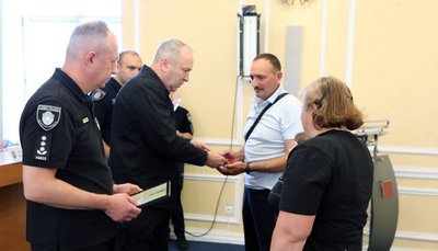 "За оборону України": у Черкасах посмертно нагородили поліцейських "За оборону України": у Черкасах посмертно нагородили поліцейських