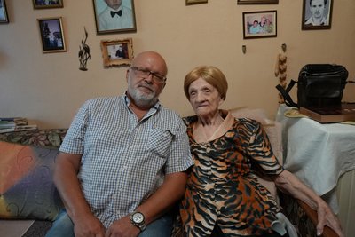 "Зір і слух поганий, а новини слухає постійно". про життя 100-річної сумчанки Віри Сіренко "Зір і слух поганий, а новини слухає постійно". про життя 100-річної сумчанки Віри Сіренко