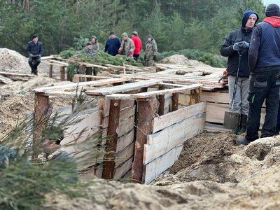 На півночі Рівненщині почали рити другу лінію протитанкових ровів — військова адміністрація На півночі Рівненщині почали рити другу лінію протитанкових ровів — військова адміністрація