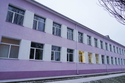Пошкоджений ракетою будинок у Вишгороді: коли ремонтуватимуть багатоповерхівку Пошкоджений ракетою будинок у Вишгороді: коли ремонтуватимуть багатоповерхівку
