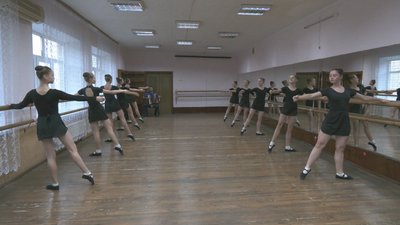 Вінницький ансамбль "Барвінок" передав гроші на допомогу армії та травмованим від обстрілів Вінницький ансамбль "Барвінок" передав гроші на допомогу армії та травмованим від обстрілів