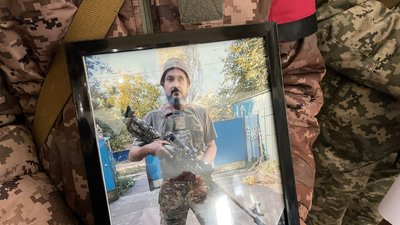 У Полтаві попрощалися із двома воїнами, які полягли на війні із Росією У Полтаві попрощалися із двома воїнами, які полягли на війні із Росією