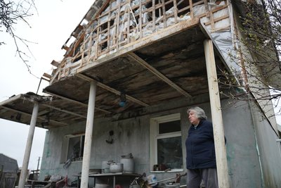 “Заховатись не встигла”: російський дрон влучив у приватний будинок у Стецьківці “Заховатись не встигла”: російський дрон влучив у приватний будинок у Стецьківці