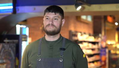 "Хочу, щоб про них знав весь світ". У Дніпрі приготували паски з борошна з розмінованих полів "Хочу, щоб про них знав весь світ". У Дніпрі приготували паски з борошна з розмінованих полів