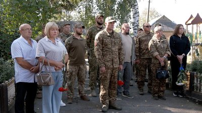 На Вінниччині на честь загиблого нацгвардійця відкрили меморіальну дошку