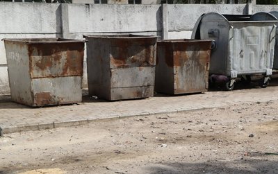"Сміттям все було завалено, зараз уже чисто". Як справляються зі сміттям в Охтирці на Сумщині "Сміттям все було завалено, зараз уже чисто". Як справляються зі сміттям в Охтирці на Сумщині