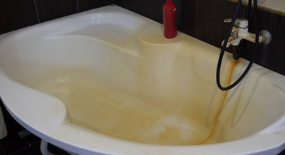 "Вода питна гірша, ніж технічна". Жителі селища Солоне на Дніпропетровщині скаржаться на якість води "Вода питна гірша, ніж технічна". Жителі селища Солоне на Дніпропетровщині скаржаться на якість води