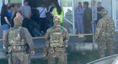 Контрабанда бурштина до Туреччини: на Хмельниччині суд покарав чотирьох учасників групи Контрабанда бурштина до Туреччини: на Хмельниччині суд покарав чотирьох учасників групи
