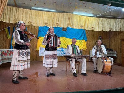 Фольклорно-етнографічний ансамбль "Бескид" Фольклорно-етнографічний ансамбль "Бескид"