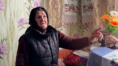 Село на Чернігівщині: як живуть пенсіонерки у майже покинутому селі Село на Чернігівщині: як живуть пенсіонерки у майже покинутому селі