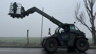 Дороги облаштовують антидроновими сітками Донецька область 28 листопада 2025 рік Дороги облаштовують антидроновими сітками Донецька область 28 листопада 2025 рік