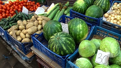 Всі продукти до того, як потраплять на ринок, мають перевірити чи не перевищує в них допустина норма нітратів Всі продукти до того, як потраплять на ринок, мають перевірити чи не перевищує в них допустина норма нітратів