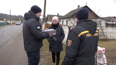 Восьмеро людей загинули під час пожеж у 2025 році на Рівненщині. Рятувальники провели рейд серед населення області Восьмеро людей загинули під час пожеж у 2025 році на Рівненщині. Рятувальники провели рейд серед населення області