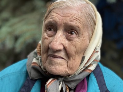 “Куди завгодно — тільки б від цієї війни”. Як волонтери евакуювали жителів Дружківки
