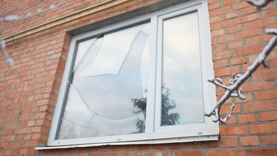 “Вибух дуже сильний був”: які наслідки обстрілу у селі Піщане