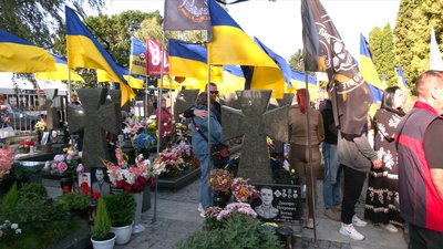 Рівняни вшанували пам'ять загиблих військовослужбовців Рівняни вшанували пам'ять загиблих військовослужбовців