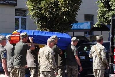 Загинув під час бойового завдання: на Черкащині попрощалися із захисником Загинув під час бойового завдання: на Черкащині попрощалися із захисником