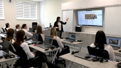 Робототехнічні системи на уроках технології: у Вінниці працює STEM-лабораторія Робототехнічні системи на уроках технології: у Вінниці працює STEM-лабораторія