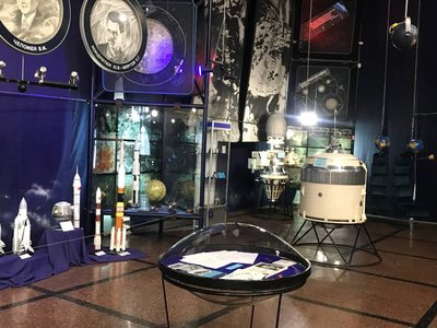 Експозиція "Людина і космос" Експозиція "Людина і космос"