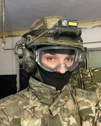 Провів місяць у комі та не впізнав дружину. Історія ветерана Василя Жданова Провів місяць у комі та не впізнав дружину. Історія ветерана Василя Жданова