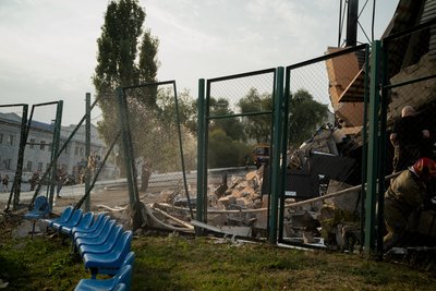 РФ атакувала Київ крилатими та балістичними ракетами: є поранені та руйнування РФ атакувала Київ крилатими та балістичними ракетами: є поранені та руйнування