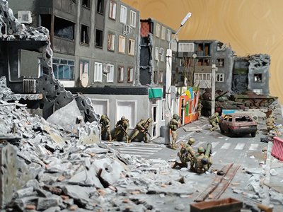 "На Донеччині не був". На діораму про Бахмут у художника з Нікополя пішло десять місяців "На Донеччині не був". На діораму про Бахмут у художника з Нікополя пішло десять місяців