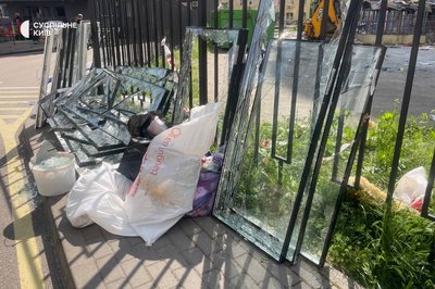 "Хвилею вибило двері паркінгу, яке укриття": жителі пошкодженого столичного будинку про нічну атаку "Хвилею вибило двері паркінгу, яке укриття": жителі пошкодженого столичного будинку про нічну атаку