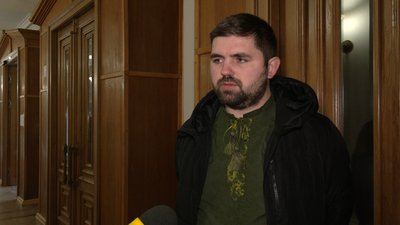 У Чернігові попрощалися із загиблим на фронті актором драмтеатру Петром Великим У Чернігові попрощалися із загиблим на фронті актором драмтеатру Петром Великим