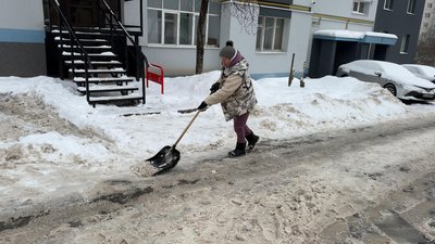 "Не те щоб вони не справлялися — просто бракує техніки": 285 двірників прибирають сніг у Хмельницькому "Не те щоб вони не справлялися — просто бракує техніки": 285 двірників прибирають сніг у Хмельницькому