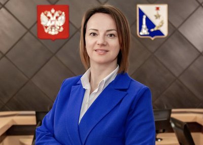Moskva Sevastopol üzerinde nezaretini quvetleştire: "ükümetke" Rusiye memurları kirsetildi