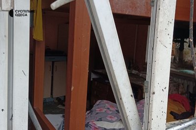 Пошкоджений гуртожиток та 11 травмованих: наслідки російської атаки по Одесі. Фото Пошкоджений гуртожиток та 11 травмованих: наслідки російської атаки по Одесі. Фото