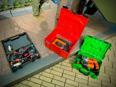 Одеса купила військовим пересувні автомайстерні