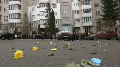 У Тернополі зустріли тіло полеглого захисника України Андрія Буди У Тернополі зустріли тіло полеглого захисника України Андрія Буди
