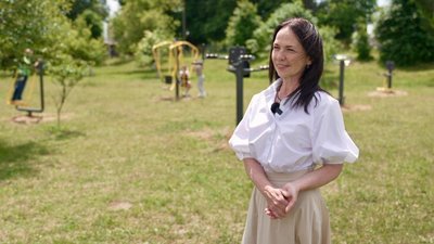 Ольга Белошапко, співзасновниця громадської організації "Рука допомоги ЮА", відкрили спортивний майданчик, Жизномир, Тернопільщина, 9 червня 2026 року Ольга Белошапко, співзасновниця громадської організації "Рука допомоги ЮА", відкрили спортивний майданчик, Жизномир, Тернопільщина, 9 червня 2026 року