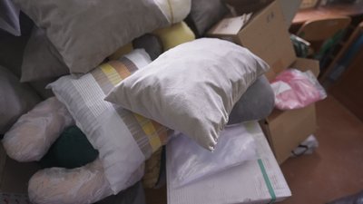 Вінницькі учні пошили спіднє та подушки для поранених оборонців Вінницькі учні пошили спіднє та подушки для поранених оборонців