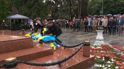 "Незалежність України — найважливіша": як у Рівному відзначають 34 річницю незалежності України "Незалежність України — найважливіша": як у Рівному відзначають 34 річницю незалежності України