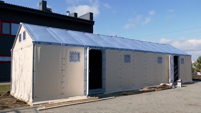 Під Одесою для переселенців встановлюють модульні будинки