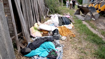 "Сусід кричав з-під завалів". Наслідки нічного обстрілу Слов`янська: що розповідають містяни "Сусід кричав з-під завалів". Наслідки нічного обстрілу Слов`янська: що розповідають містяни