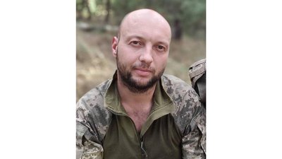 На Чернігівщині попрощалися з двома військовими ЗСУ — Сергієм Печеним та Дмитром Авраменком На Чернігівщині попрощалися з двома військовими ЗСУ — Сергієм Печеним та Дмитром Авраменком